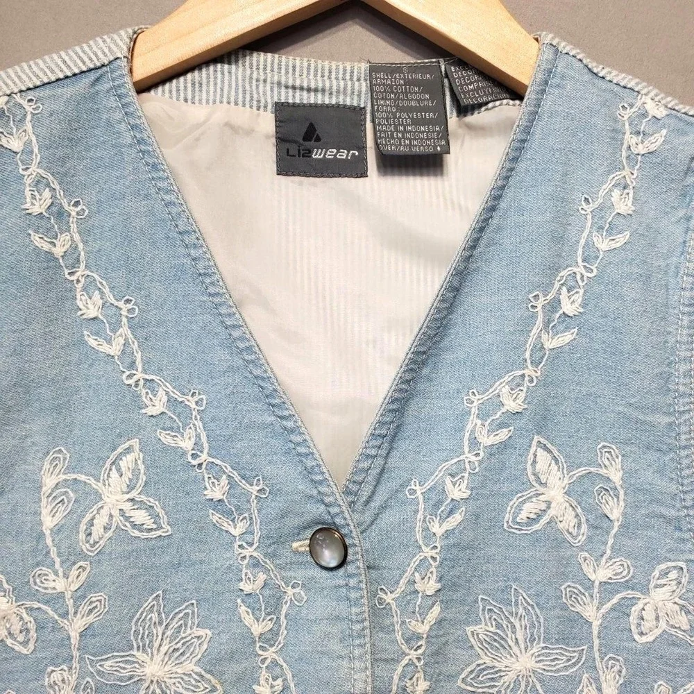 VTG Lizwear Denim Vest Womens S Light Blue Embroidered Floral Boho Cottagecore - Picture 4 of 9